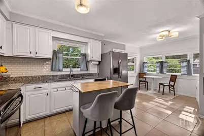 310 E 57th Street, Savannah, GA 31405 - Photo 5