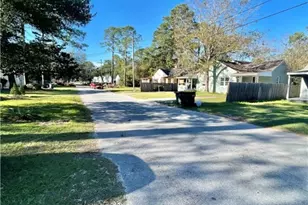 1813 E 39th St, Savannah, GA 31404 - Photo 19