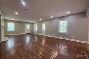 202 E 58th St, Savannah, GA 31405 - Photo 3