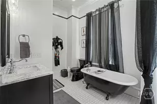 2310 Barnard St, Savannah, GA 31401 - Photo 21