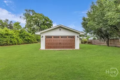 2223 E Derenne Avenue, Savannah, GA 31406 - Photo 63