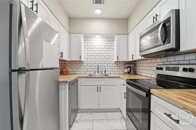 609 Johnston Street, Savannah, GA 31405 - Photo 13