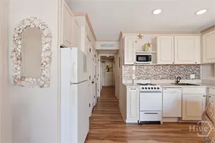 1217 Bay St, Tybee Island, GA 31328 - Photo 15
