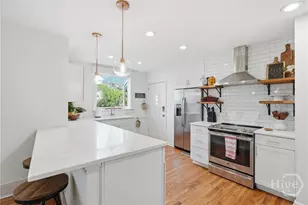 402 E 56th St, Savannah, GA 31405 - Photo 9