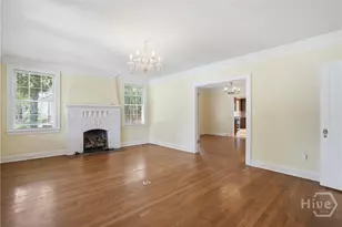 528 E 51st St, Savannah, GA 31405 - Photo 7