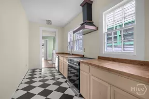 221 W 39th St, Savannah, GA 31401 - Photo 23