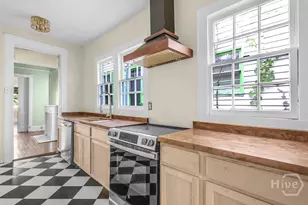 221 W 39th St, Savannah, GA 31401 - Photo 27