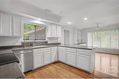 14 Hemingway Drive, Savannah, GA 31411 - Photo 13