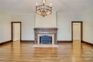 302 E 46th St, Savannah, GA 31405 - Photo 11