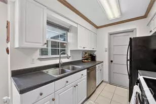 23 E Deerwood Rd, Savannah, GA 31410 - Photo 5