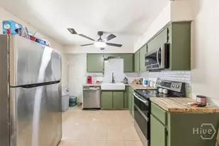 345 W Poplar St, Jesup, GA 31545 - Photo 11