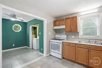 2009 E 57th Street, Savannah, GA 31404 - Photo 11