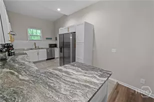 1309 E 33rd St, Savannah, GA 31404 - Photo 9
