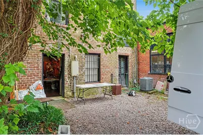 10 W Liberty Street, Savannah, GA 31401 - Photo 27