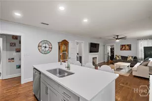 332 E 56th St, Savannah, GA 31405 - Photo 11