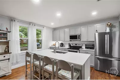 332 E 56th Street, Savannah, GA 31405 - Photo 7