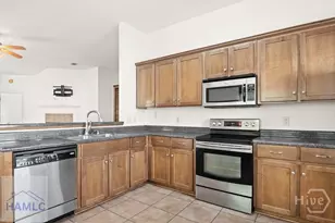 401 Barry McCaffrey Blvd, Hinesville, GA 31313 - Photo 11