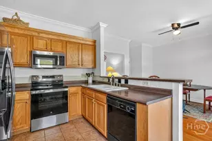 306 E 33rd St, Savannah, GA 31401 - Photo 9