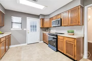 122 A Smith Ave, Savannah, GA 31408 - Photo 9