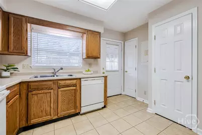 122 B, C Smith Avenue, Savannah, GA 31408 - Photo 37