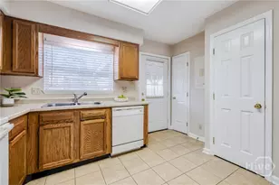 122 B C Smith Ave, Savannah, GA 31408 - Photo 33