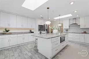 11 Monastery Rd W, Savannah, GA 31411 - Photo 13