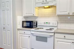 42 Stonelake Cir, Savannah, GA 31419 - Photo 5