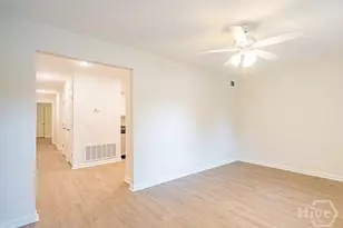 402 E 3rd St, Springfield, GA 31329 - Photo 5