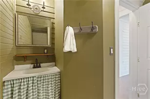 205 E 39th St, Savannah, GA 31401 - Photo 29