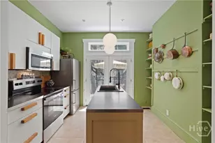205 E 39th St, Savannah, GA 31401 - Photo 11