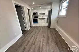 221 W Duffy St, Savannah, GA 31401 - Photo 3