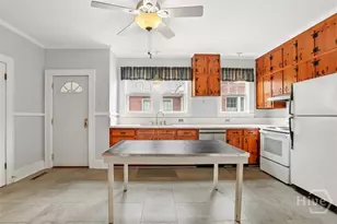 319 E 52nd St, Savannah, GA 31405 - Photo 17
