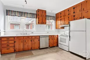 319 E 52nd St, Savannah, GA 31405 - Photo 15