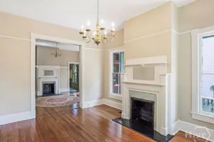 212 W 40th St, Savannah, GA 31401 - Photo 5