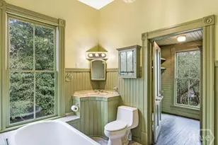 212 W 40th St, Savannah, GA 31401 - Photo 15