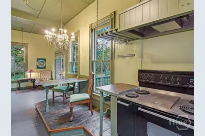 212 W 40th Street, Savannah, GA 31401 - Photo 9