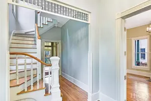 212 W 40th St, Savannah, GA 31401 - Photo 3