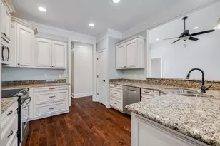 389 Chastain Cir, Richmond Hill, GA 31324 - Photo 17
