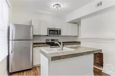 301 W Henry Street #B, Savannah, GA 31401 - Photo 5