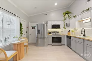 219 Laurelwood Dr, Savannah, GA 31419 - Photo 11