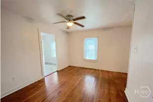 1008 W Victory Dr, Savannah, GA 31405 - Photo 11