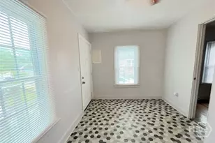 1008 W Victory Dr, Savannah, GA 31405 - Photo 13