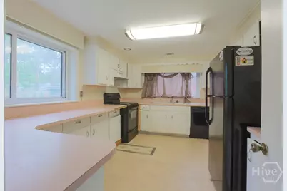 211 E 63rd Street, Savannah, GA 31405 - Photo 11