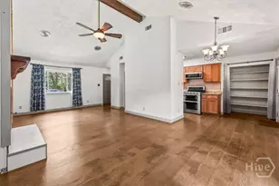 610 Beauregard St, Savannah, GA 31405 - Photo 9