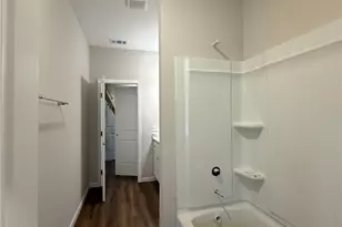 1300 Kentucky St, Darien, GA 31305 - Photo 9