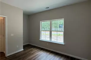 1300 Kentucky St, Darien, GA 31305 - Photo 5