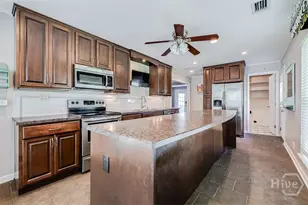 2 S Paxton Dr, Savannah, GA 31406 - Photo 15