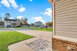 1404 Evergreen Trl, Hinesville, GA 31313 - Photo 5
