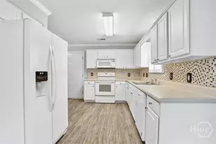 1159 Mohawk St, Savannah, GA 31419 - Photo 9