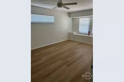 2201 E 37th Street, Savannah, GA 31404 - Photo 9